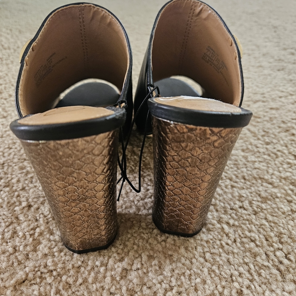 Calvin Klein shoes size 7, New - Picture 4 of 5